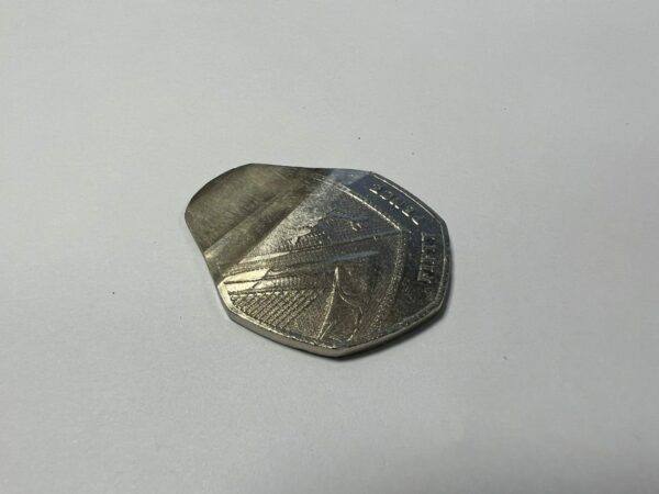 UK 50p Stretched Gaff Coin - Image 2